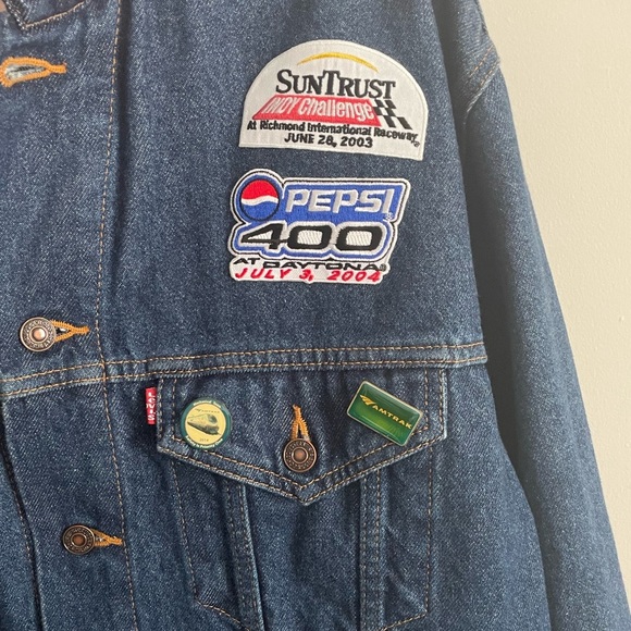 Vintage Levi’s Trucker Denim Jacket with Racing Patches and Buttons - Picture 4 of 12